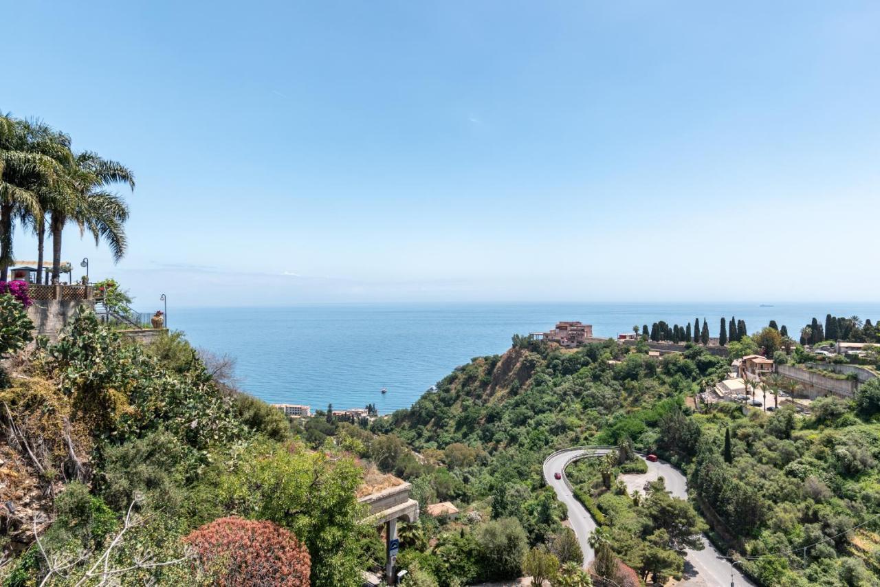 Taormina Panoramic Apartment With Parking מראה חיצוני תמונה