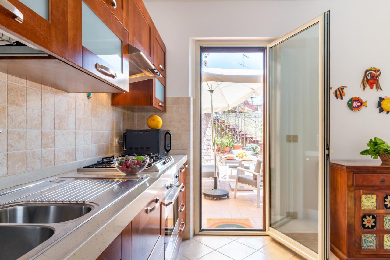 Taormina Panoramic Apartment With Parking מראה חיצוני תמונה