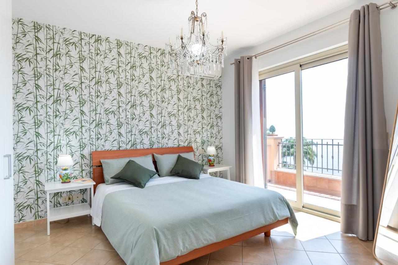 Taormina Panoramic Apartment With Parking מראה חיצוני תמונה