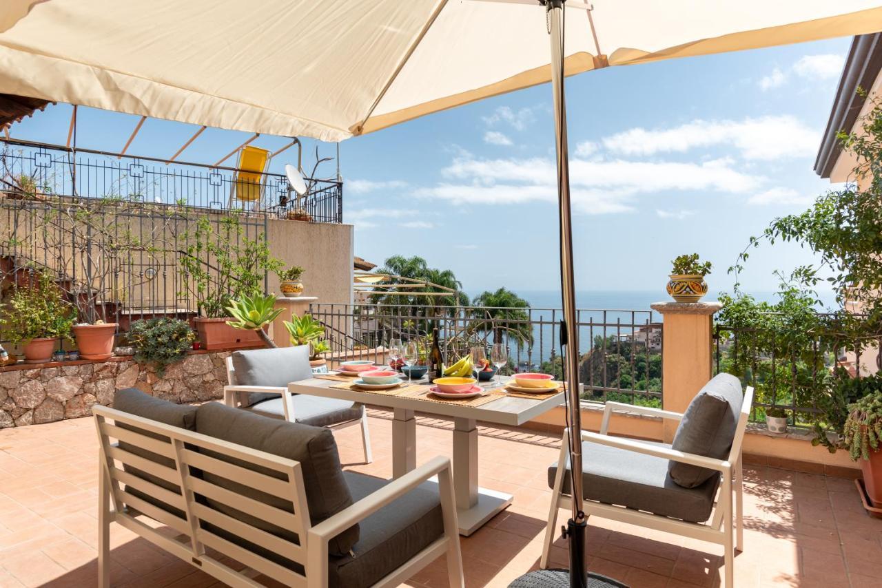 Taormina Panoramic Apartment With Parking מראה חיצוני תמונה