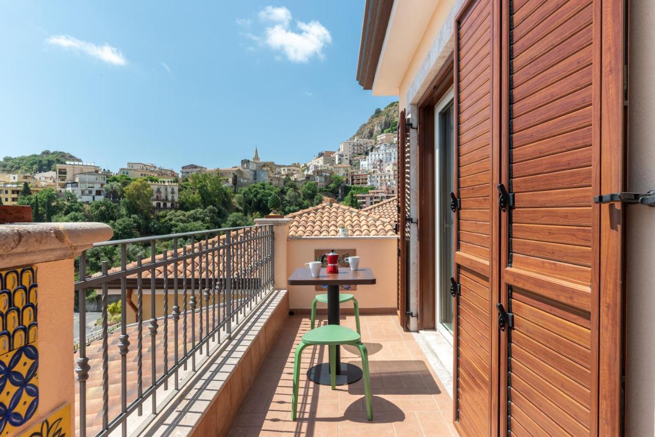 Taormina Panoramic Apartment With Parking מראה חיצוני תמונה